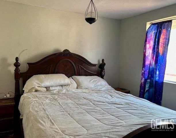 330 Philippine Street, Taft, CA 93268