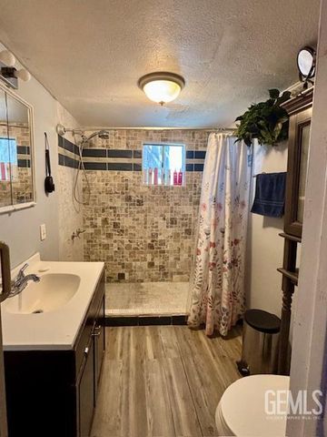 330 Philippine Street, Taft, CA 93268