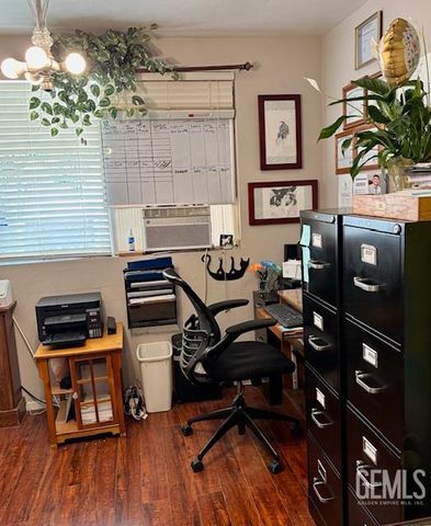 330 Philippine Street, Taft, CA 93268