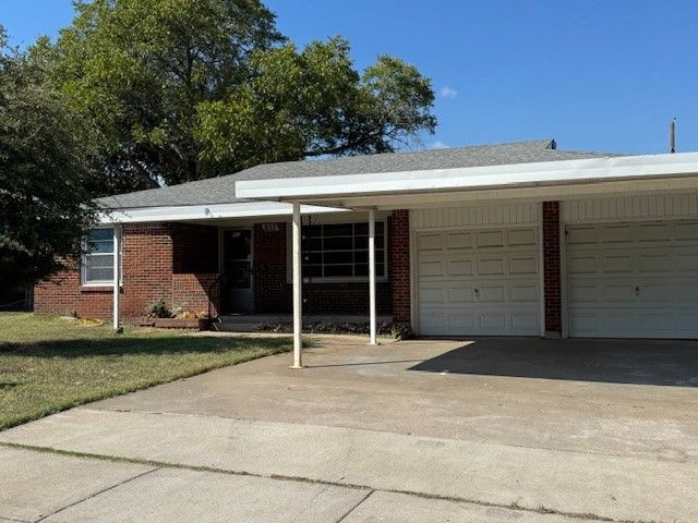 852 Odie Drive, White Settlement, TX 76108