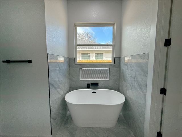 3322 Springview Avenue, Dallas, TX 75216