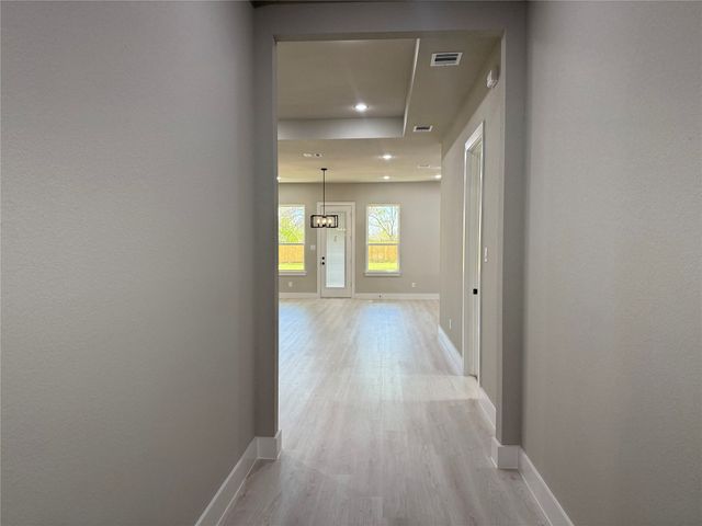 3322 Springview Avenue, Dallas, TX 75216