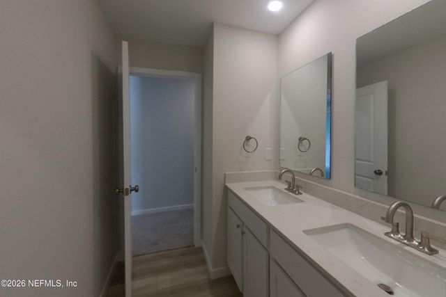 64 BRAZIL NUT Circle, Jacksonville, FL 32218
