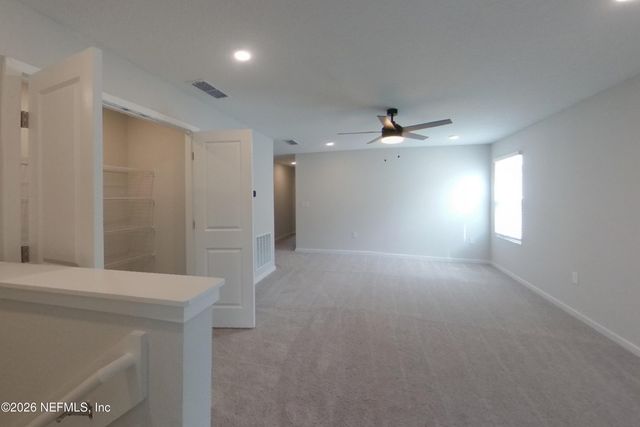 64 BRAZIL NUT Circle, Jacksonville, FL 32218