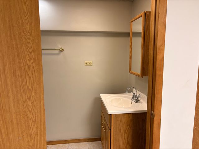5431 Ebony Court, Gurnee, IL 60031