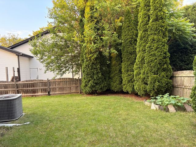 5431 Ebony Court, Gurnee, IL 60031