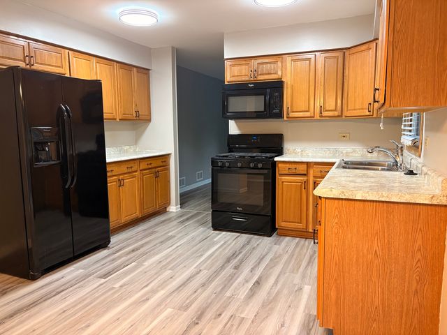 5431 Ebony Court, Gurnee, IL 60031