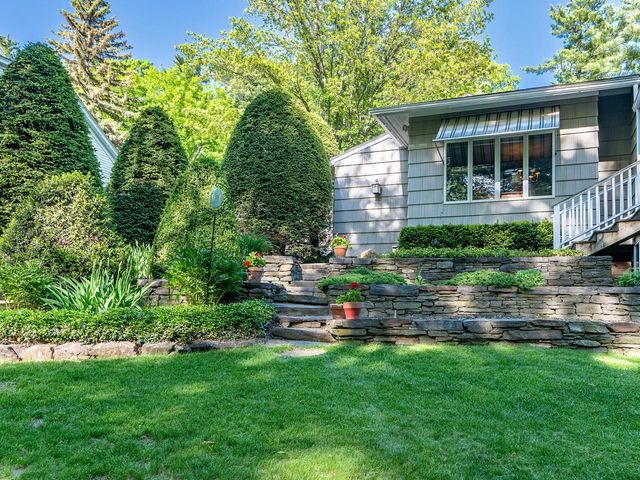 65 DeForest Heights, Burlington, VT 05401