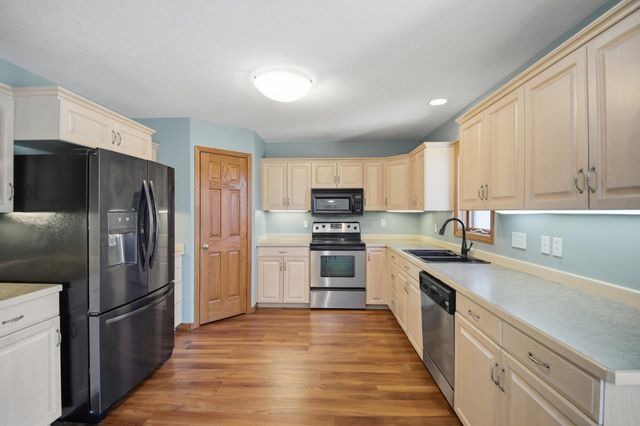 2504 4th Avenue NW, Austin, MN 55912