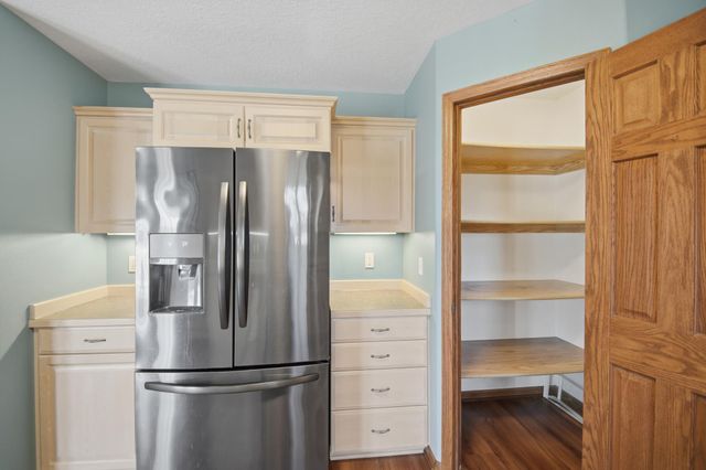 2504 4th Avenue NW, Austin, MN 55912