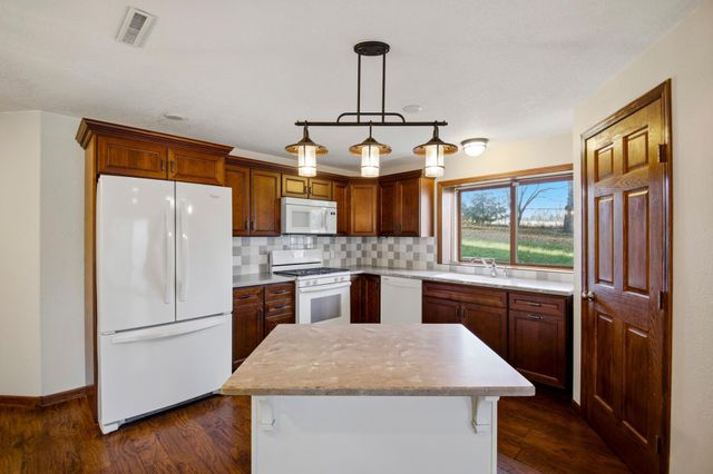 2504 4th Avenue NW, Austin, MN 55912