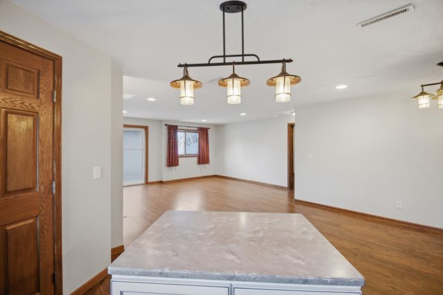 2504 4th Avenue NW, Austin, MN 55912