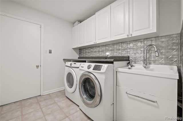 165 Puritan Avenue, Birmingham, MI 48009