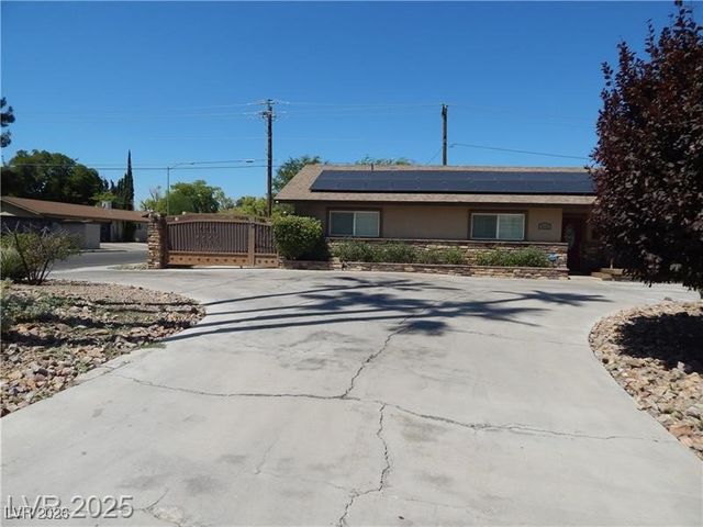 2712 West Oakey Boulevard, Las Vegas, NV 89102