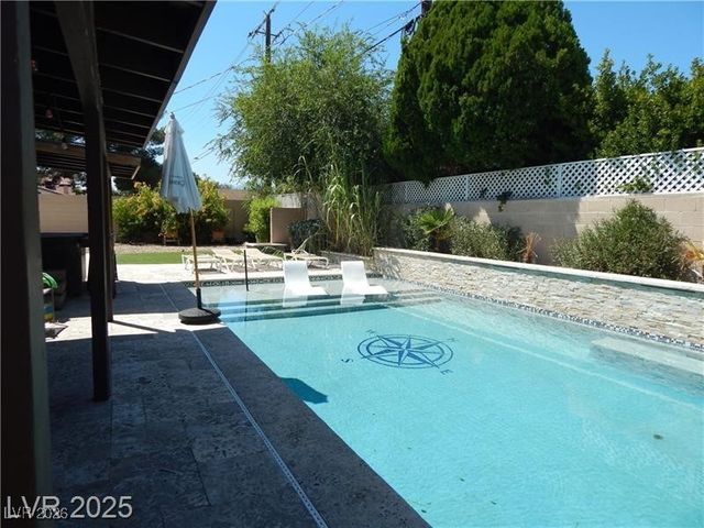 2712 West Oakey Boulevard, Las Vegas, NV 89102