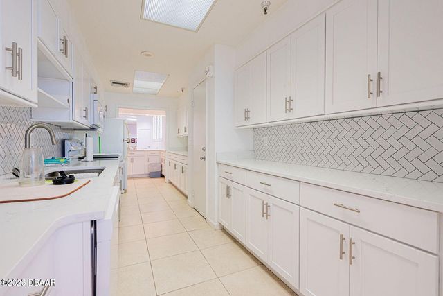 3023 S Atlantic Ave Apt 301, Daytona Beach, FL 32118