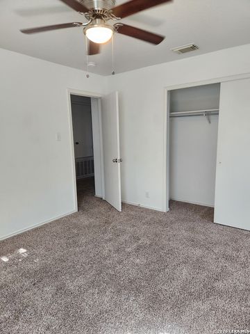 18 Moonwalk, San Antonio, TX 78254