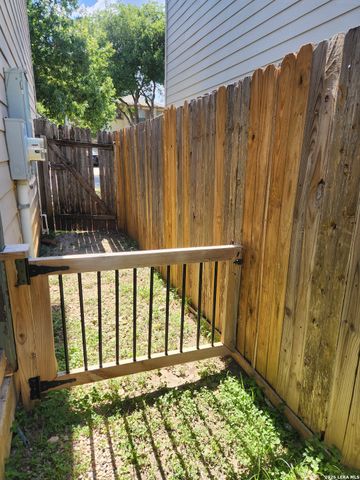 18 Moonwalk, San Antonio, TX 78254
