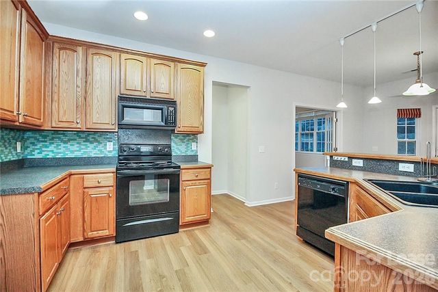10938 Sedgemoor Lane, Charlotte, NC 28277