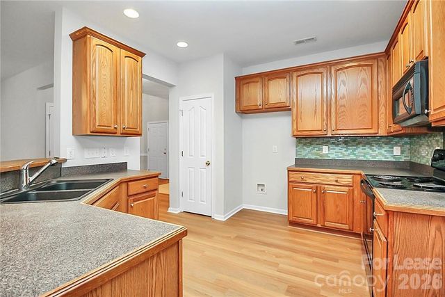 10938 Sedgemoor Lane, Charlotte, NC 28277
