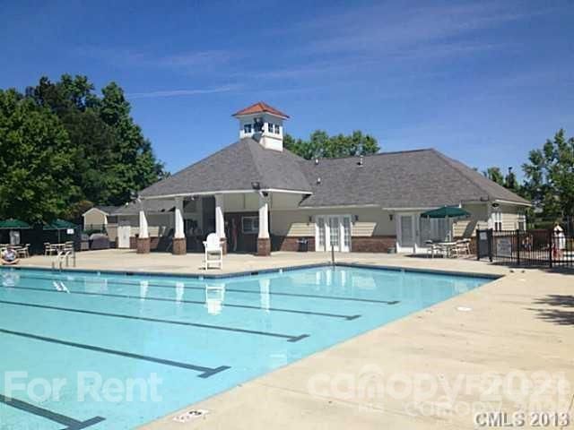 10938 Sedgemoor Lane, Charlotte, NC 28277