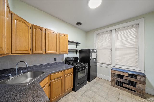 68-40 78th Street, Middle Village, NY 11379
