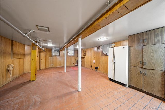 68-40 78th Street, Middle Village, NY 11379