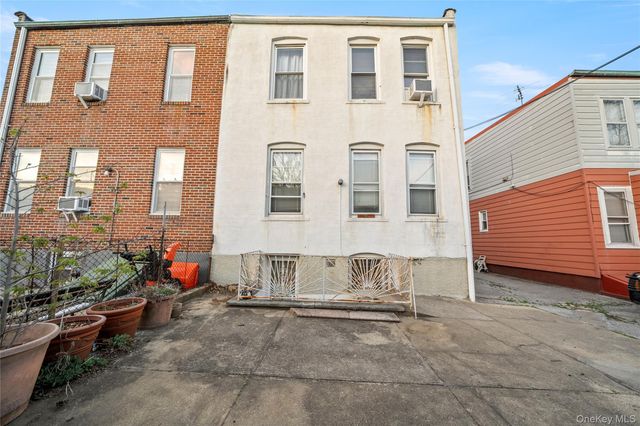 68-40 78th Street, Middle Village, NY 11379