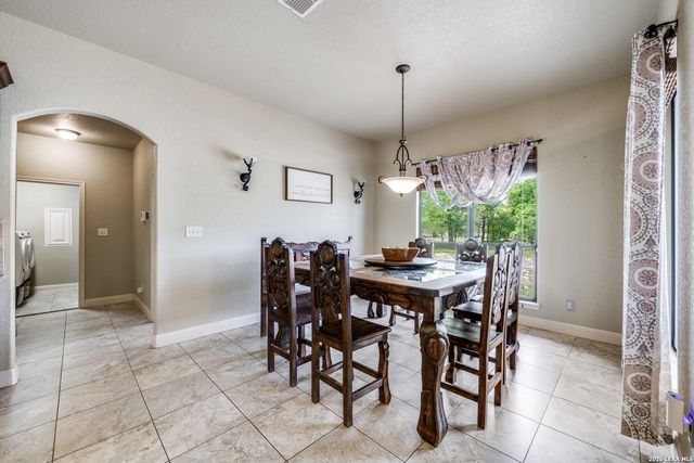 112 S Abrego Crossing, Floresville, TX 78114