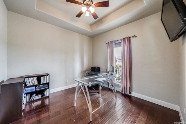 112 S Abrego Crossing, Floresville, TX 78114