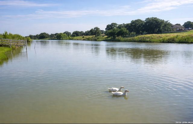 112 S Abrego Crossing, Floresville, TX 78114