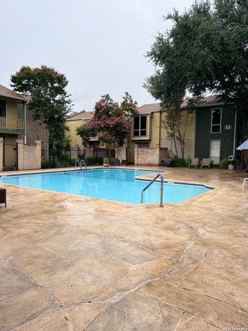 3678 Hidden Dr Apt 2804, San Antonio, TX 78217