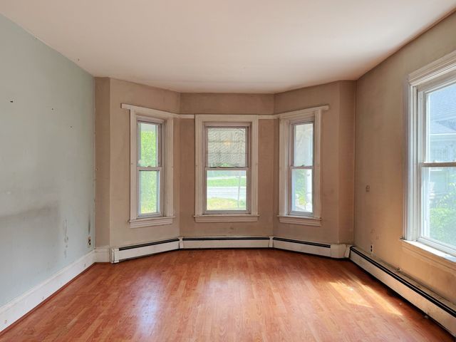 30 First St, Taunton, MA 02780