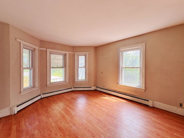 30 First St, Taunton, MA 02780