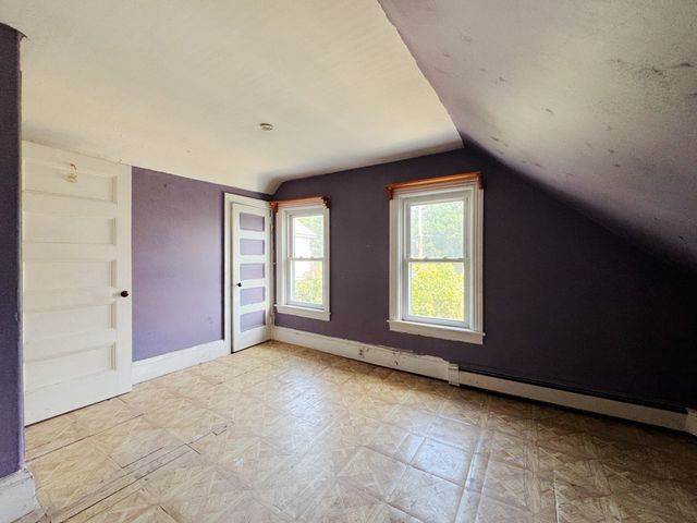 30 First St, Taunton, MA 02780
