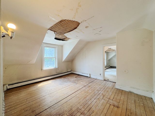 30 First St, Taunton, MA 02780