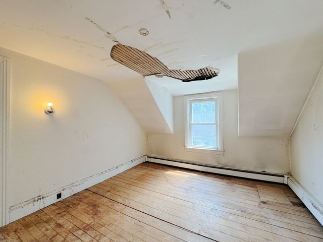 30 First St, Taunton, MA 02780