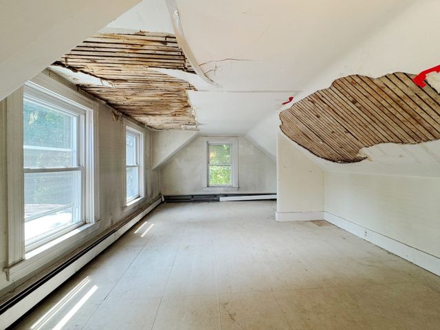 30 First St, Taunton, MA 02780