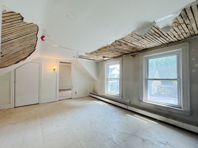 30 First St, Taunton, MA 02780