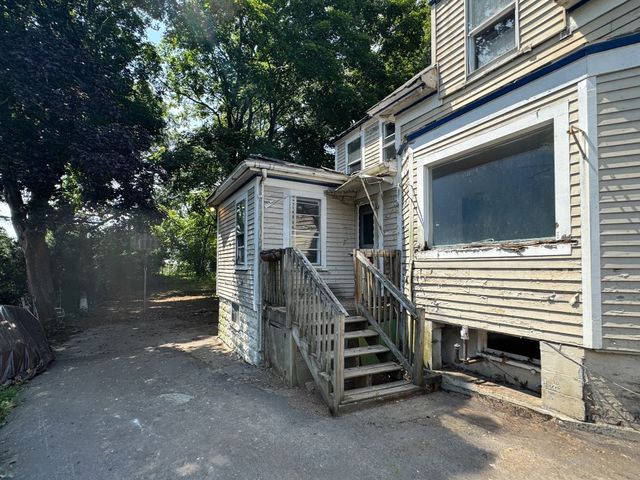 30 First St, Taunton, MA 02780