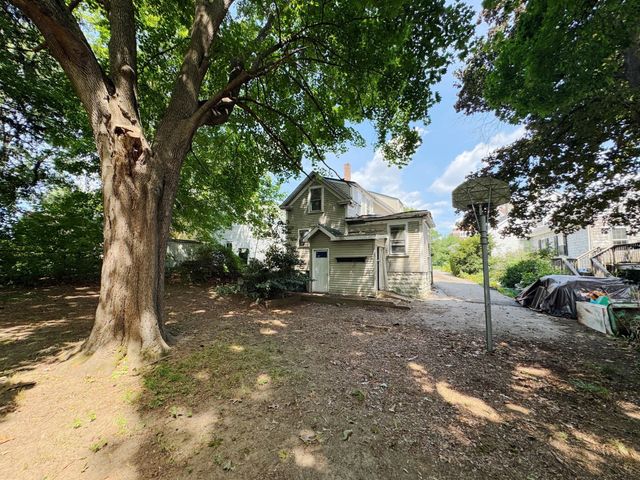 30 First St, Taunton, MA 02780