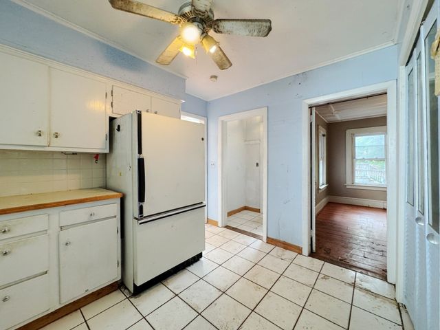 30 First St, Taunton, MA 02780