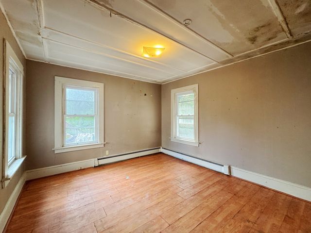30 First St, Taunton, MA 02780