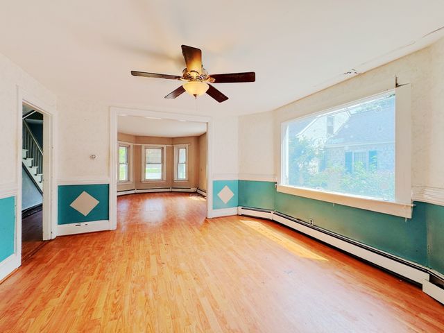 30 First St, Taunton, MA 02780