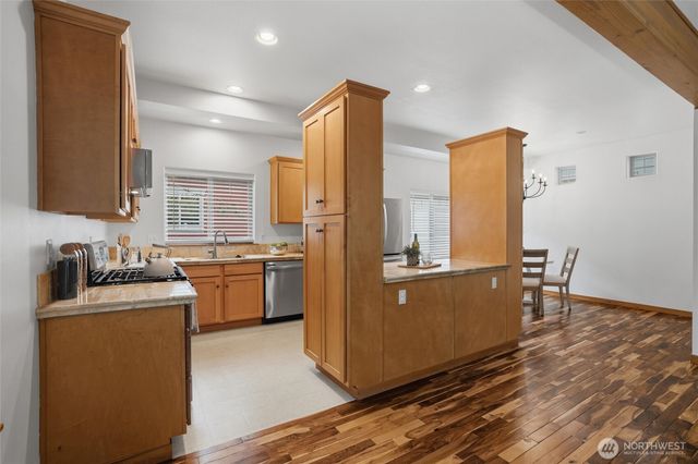 6604 198th Place SW, Lynnwood, WA 98036