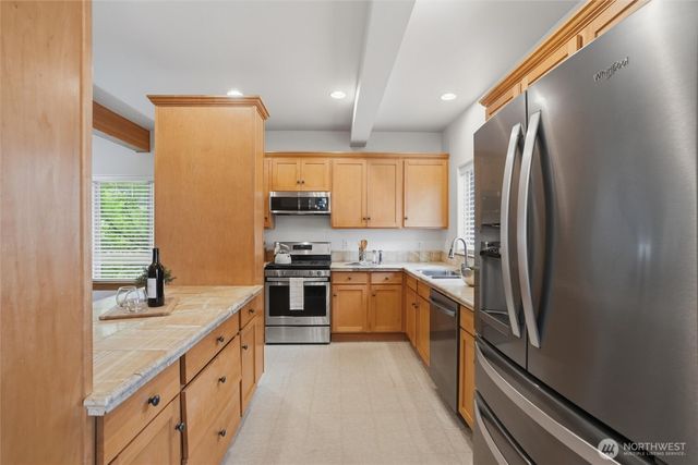 6604 198th Place SW, Lynnwood, WA 98036