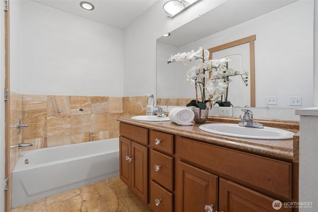 6604 198th Place SW, Lynnwood, WA 98036