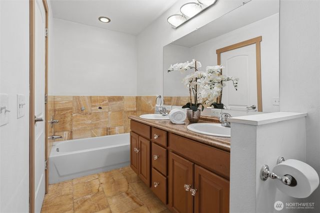 6604 198th Place SW, Lynnwood, WA 98036