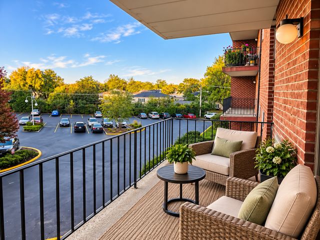 16 E Old Willow Road 304S, Prospect Heights, IL 60070