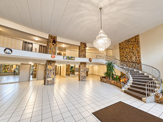 16 E Old Willow Road 304S, Prospect Heights, IL 60070